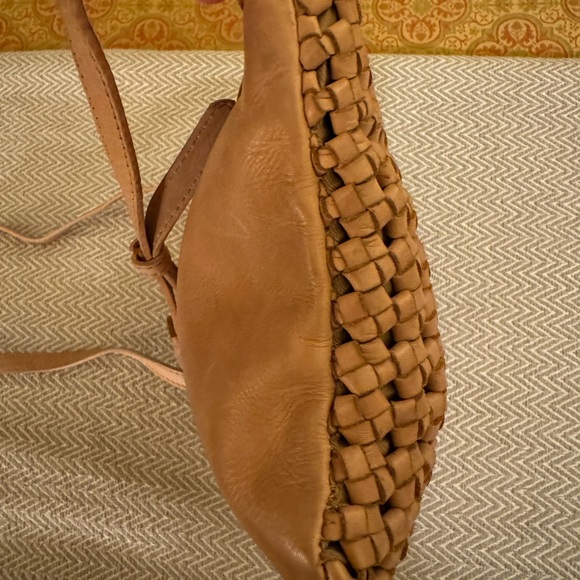 892-ARTT New Light Brown Woven Made In India Crossbody Purse Genuine Leather NWT - Picture 11 of 16